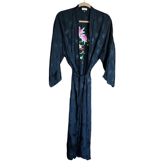 Golden Bee Vintage Floral Embroidered Black Rayon Robe Size Medium - Picture 7 of 10
